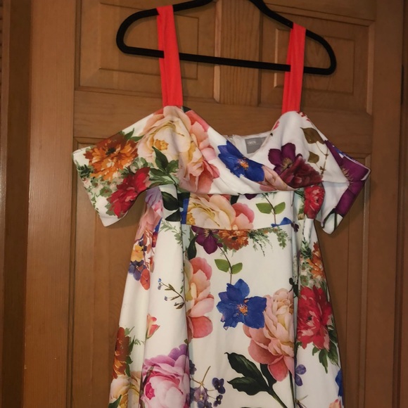 Floral off the shoulder hi low maternity dress - Picture 4 of 5